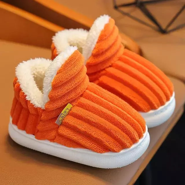 PANTUFLA INFANTIL CERRADA Y FORRADA | WARM HUG®