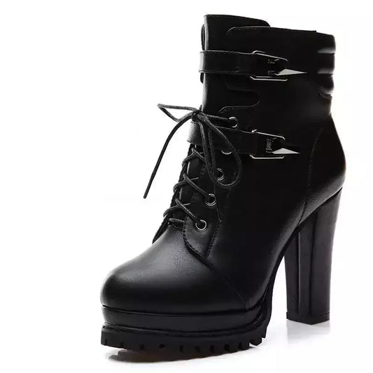 BOTAS COTURNOS DE CAÑA CORTA CON TACÓN BLOQUE TRATORADO | STORM WALK®