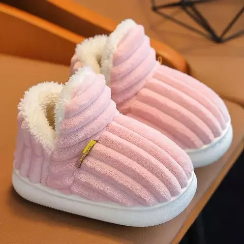 PANTUFLA INFANTIL CERRADA Y FORRADA | WARM HUG®